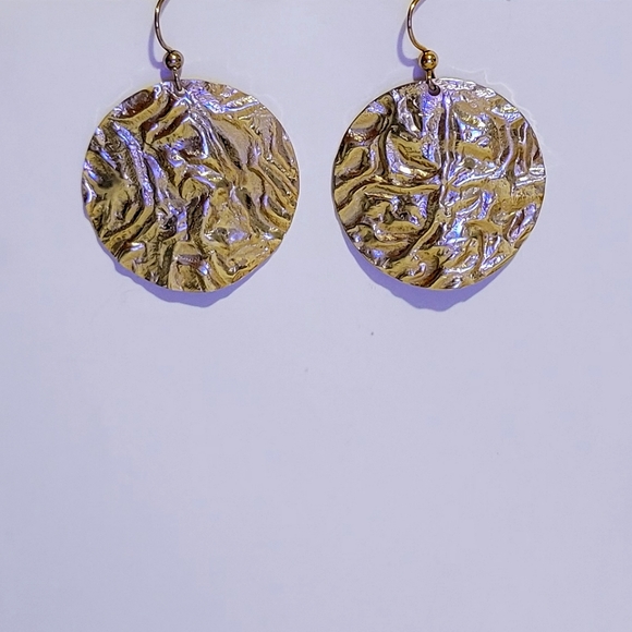 VINTAGE HANDMADE HAMMERED DISC DROP EARRINGS - 18K Gold Filled Discs - Picture 6 of 7